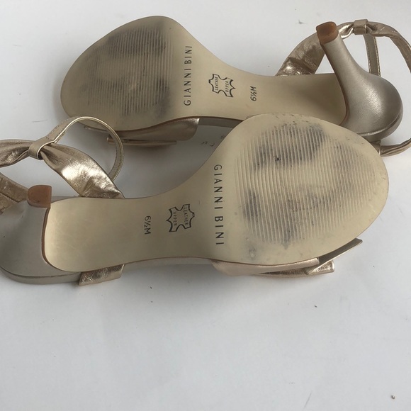 Women’s Gianni Bini size 6 1/2 gold - Picture 5 of 5